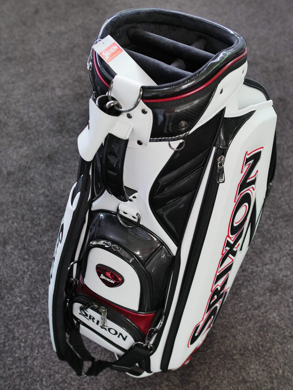 Srixon Tour Bag – hoogwaardige golftas in het tourdesign bovenaanzicht