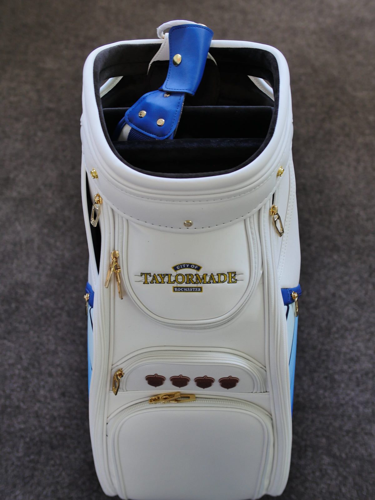 TaylorMade Championship Bag – exclusieve golftas met toernooidesign bovenaanzicht