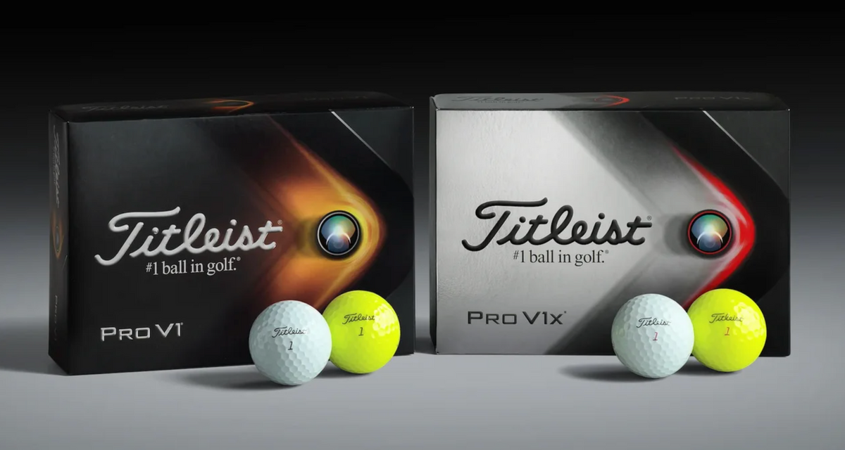 Titleist Pro V1 Golfbälle vor Verpackung