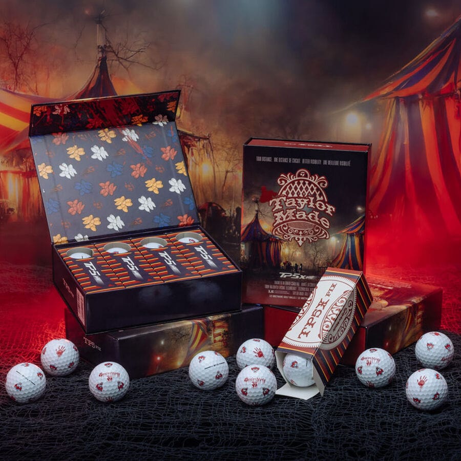 TaylorMade TP5 Halloween Edition - Verpackung vor Circushintergrund